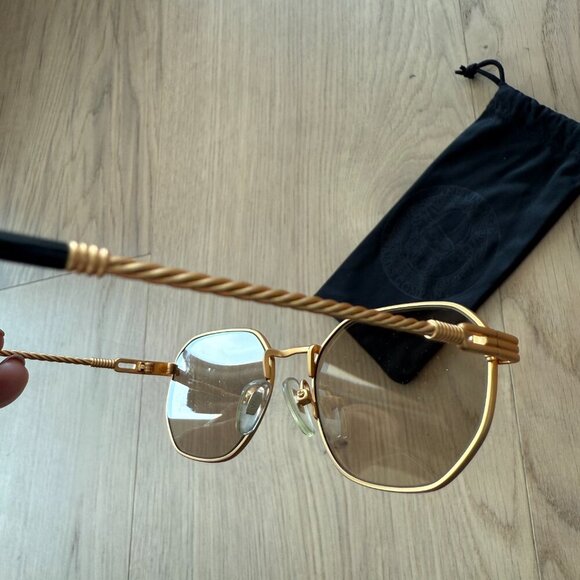 The Vintage Frame Company  | Detroit Player 18KT Gold Hexagon Frame | Gold - Picture 7 of 7